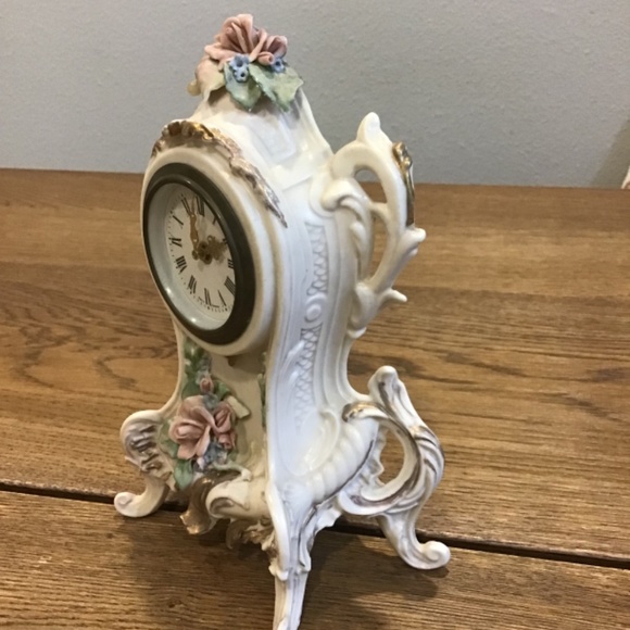 Vintage West German Unadjusted Ceramic Mantle Clock Signed - Picture 8 of 10